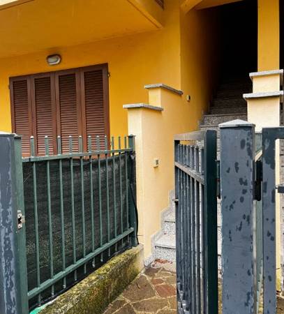 1 / 23